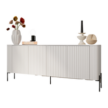 Elegant hvid riflet kommode, 190 cm VICTORIA