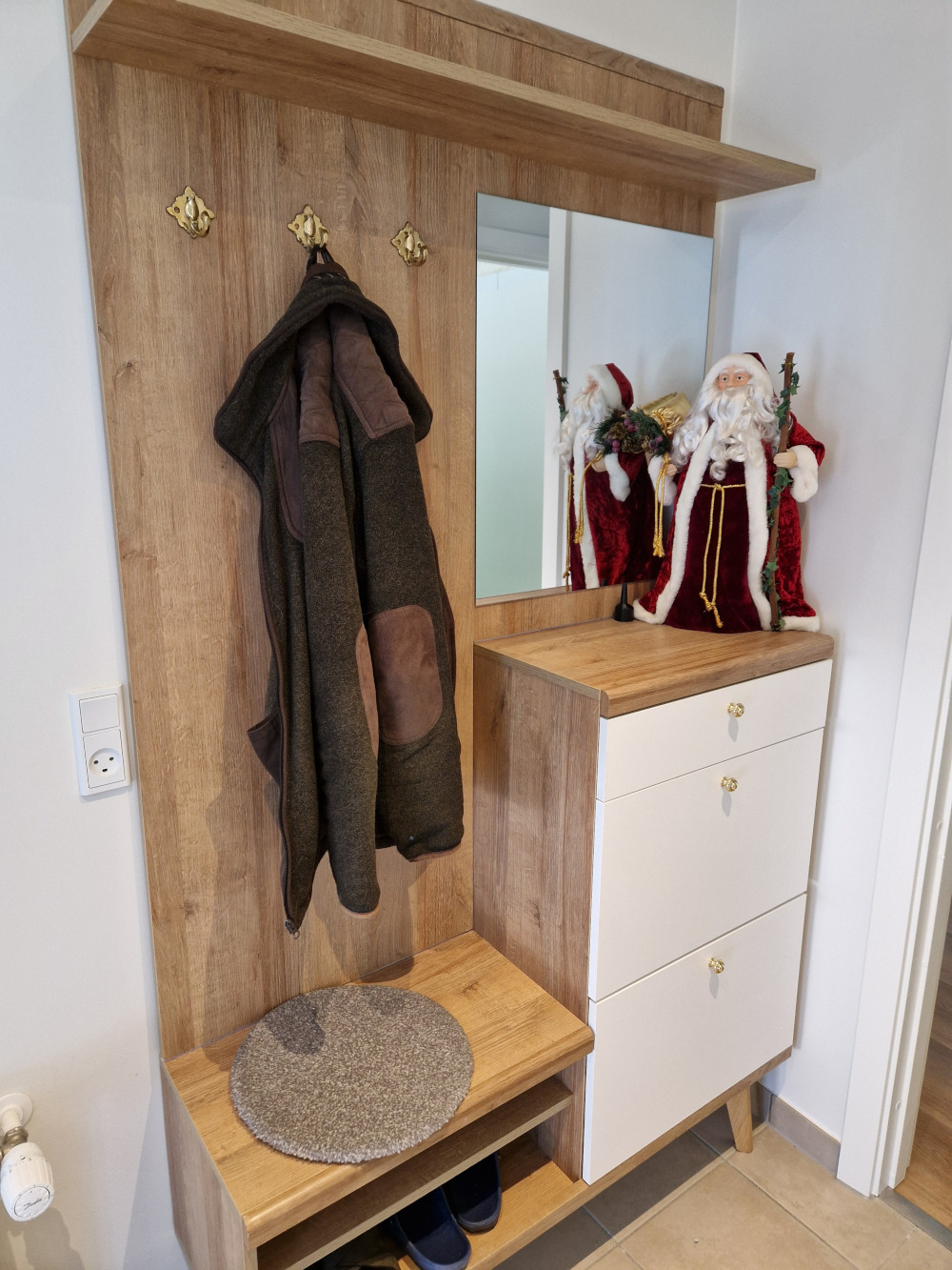 Entremøbel-skoskab med spejl