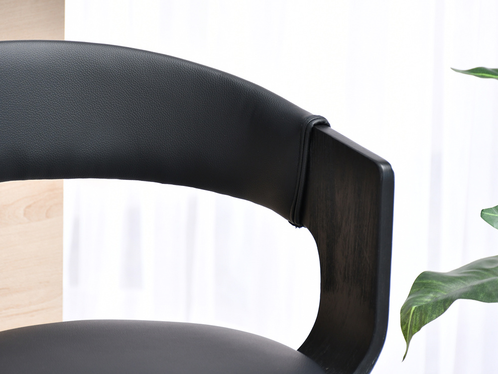 Hocker sort sort ben ROTTO