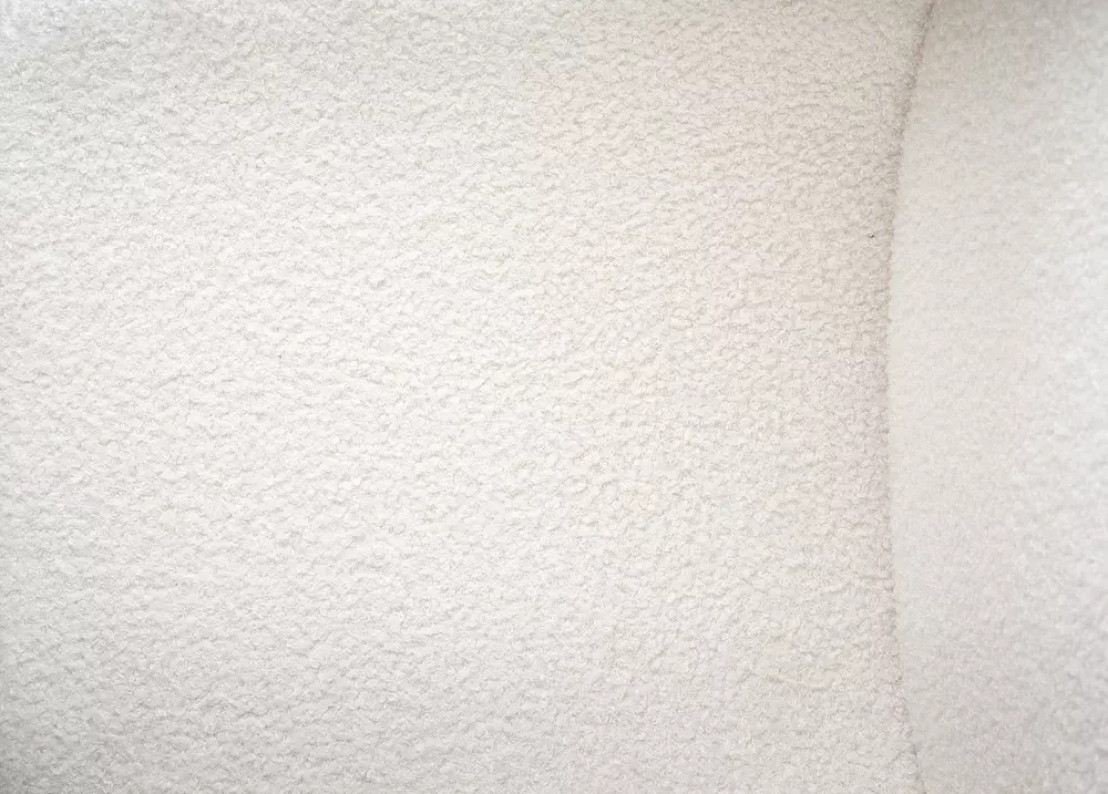 Beige spisestuestol med armlæn K477