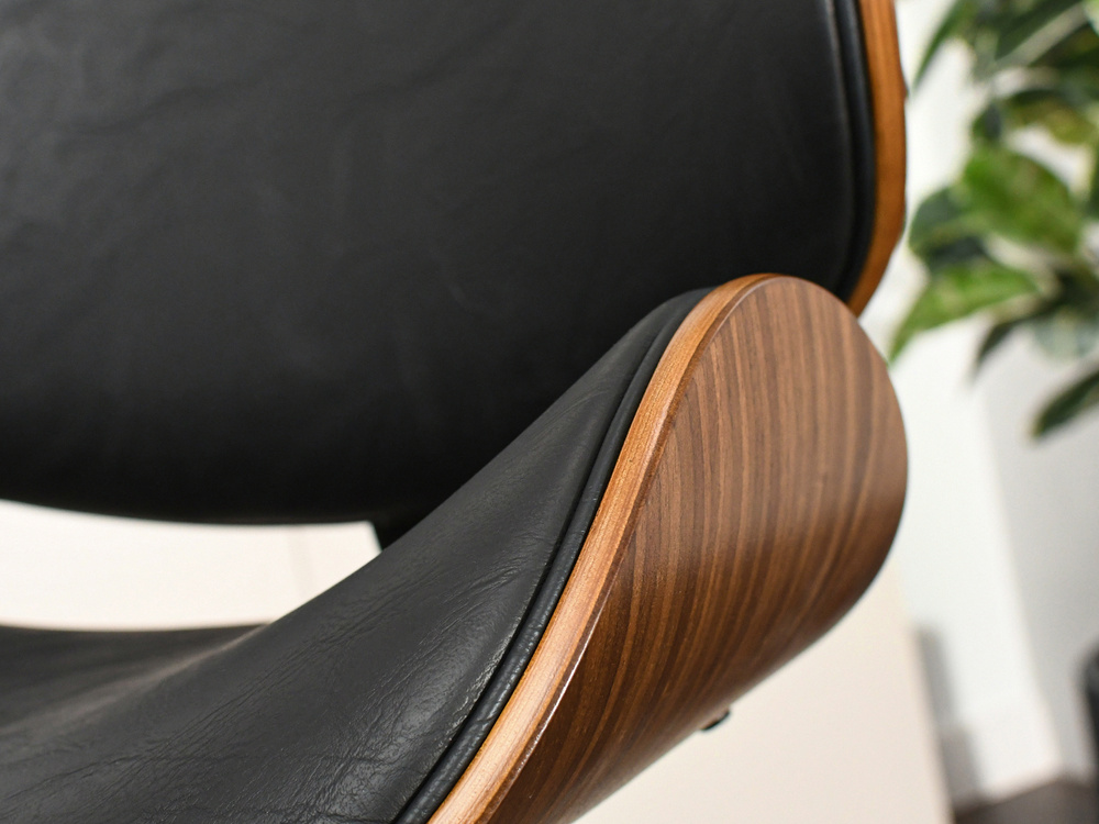 Hocker i valnød med sorte ben HOCKER i valnød