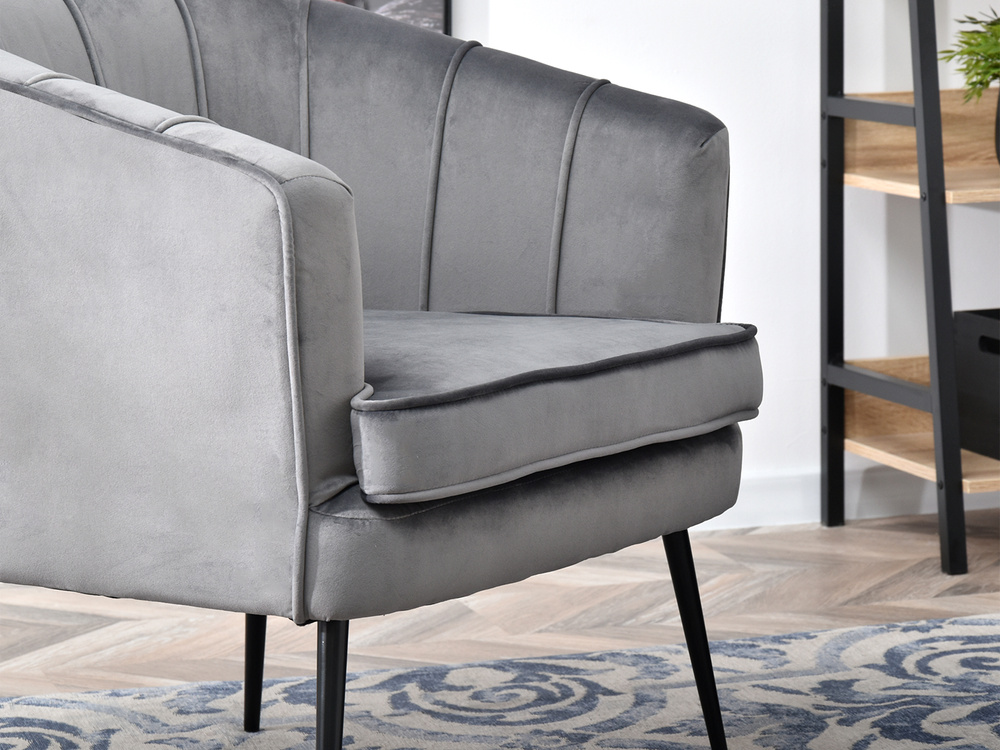 Velourlænestol med grå, sorte ben ESTEL