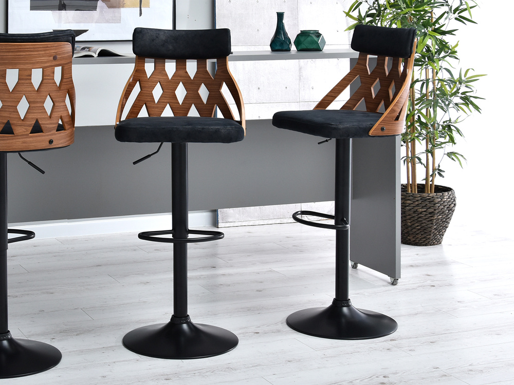 Hocker i sort/valnød med sorte ben Hocker i valnød