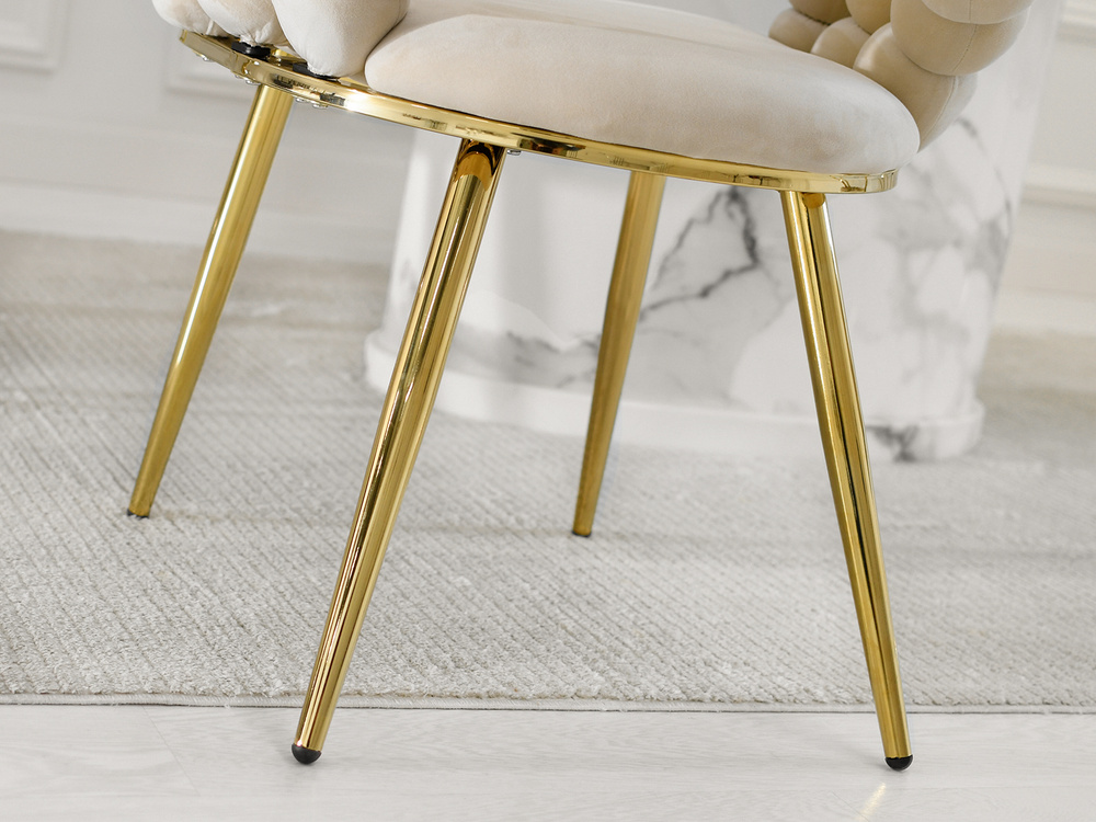Cremefarvet velourstol med gyldne ben LUCY
