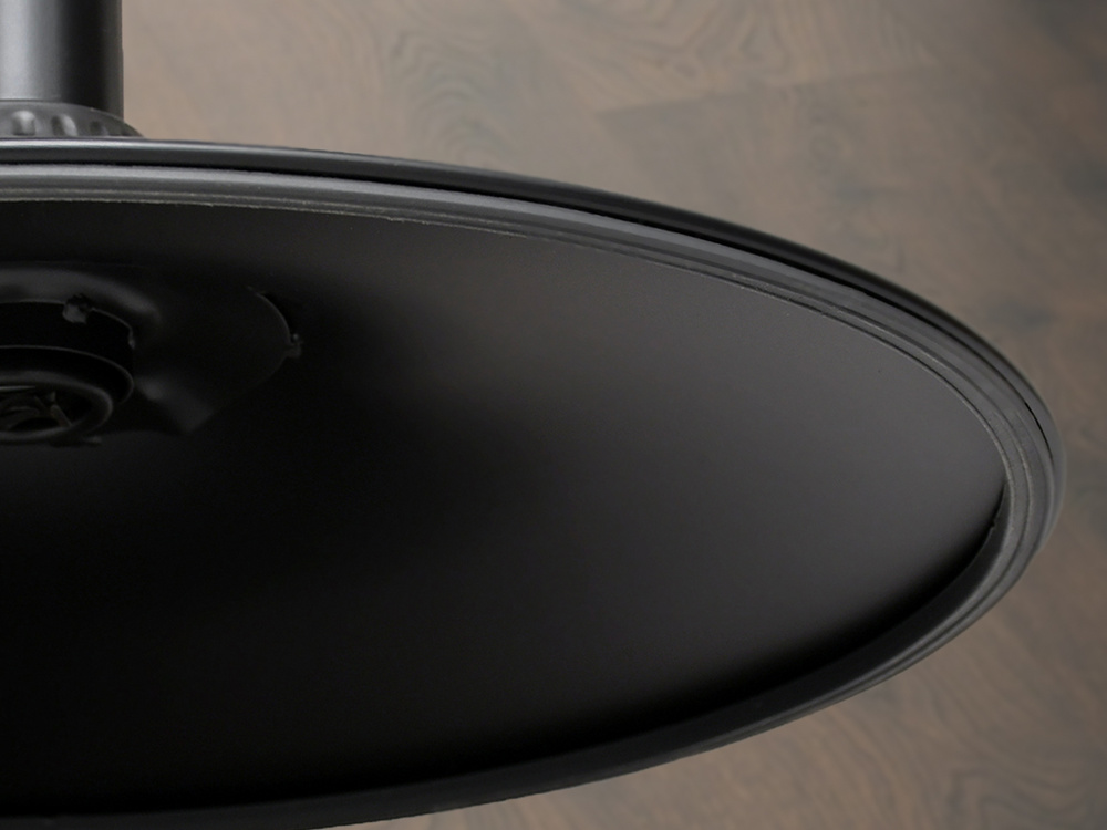 Hocker i valnød med sorte ben HOCKER i valnød