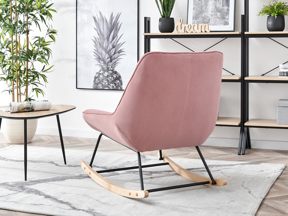 Lyserød velourlænestol med sorte ben BERTA