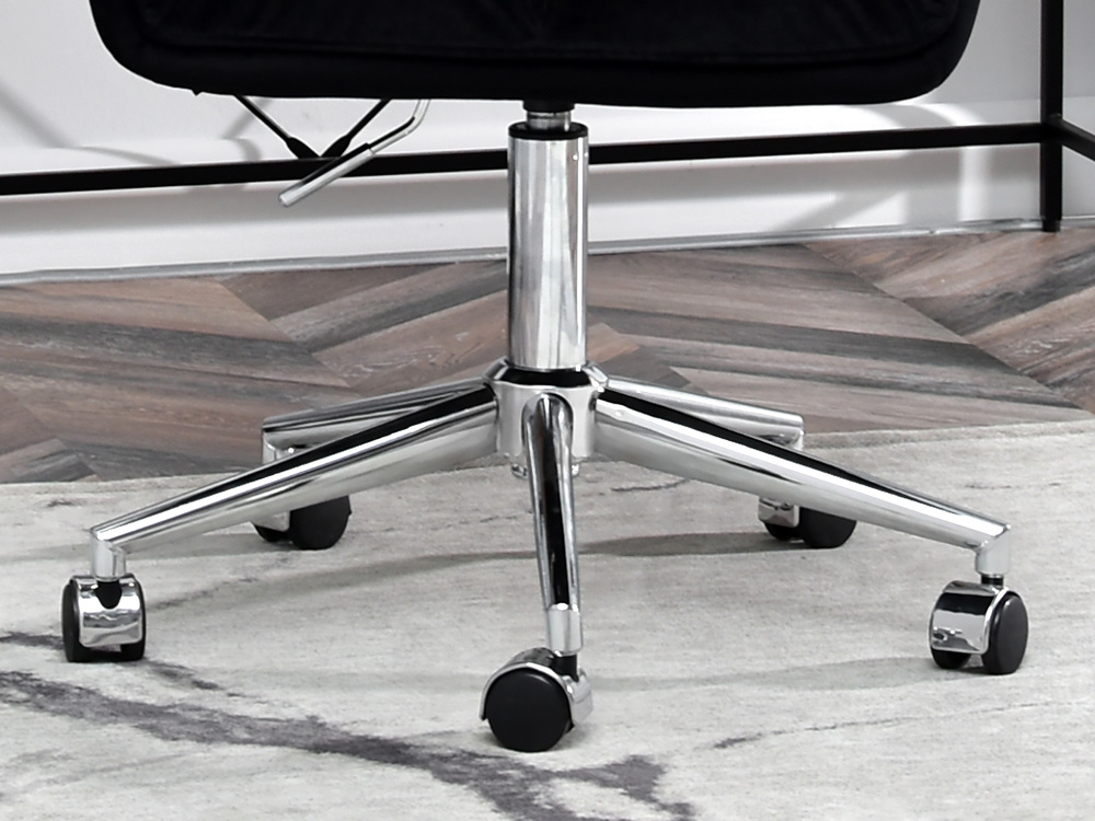 Velourlænestol med sorte kromben ISLA