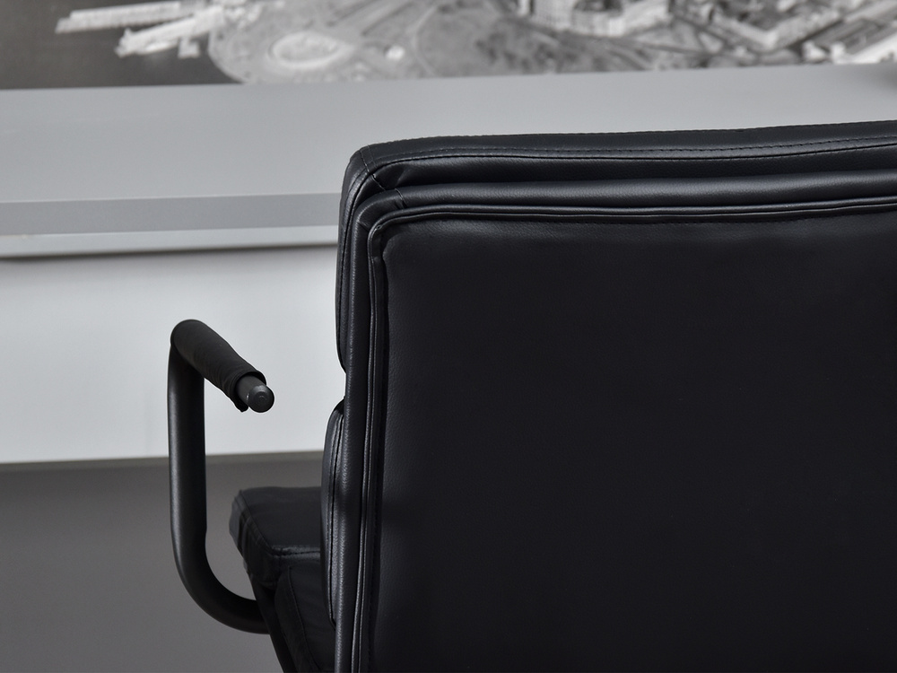 Hocker sort økologisk læder sort ben ROTTO