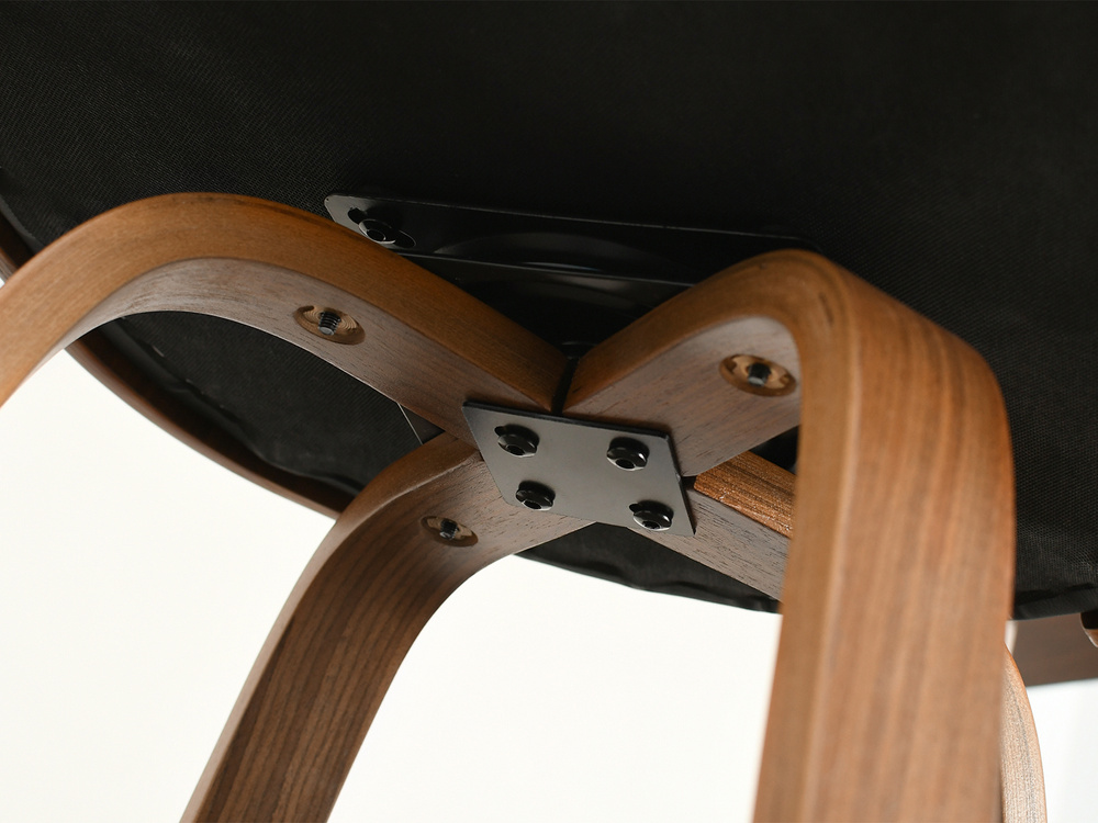 Hocker i valnød, sorte ben, sæde i valnød ROTTO