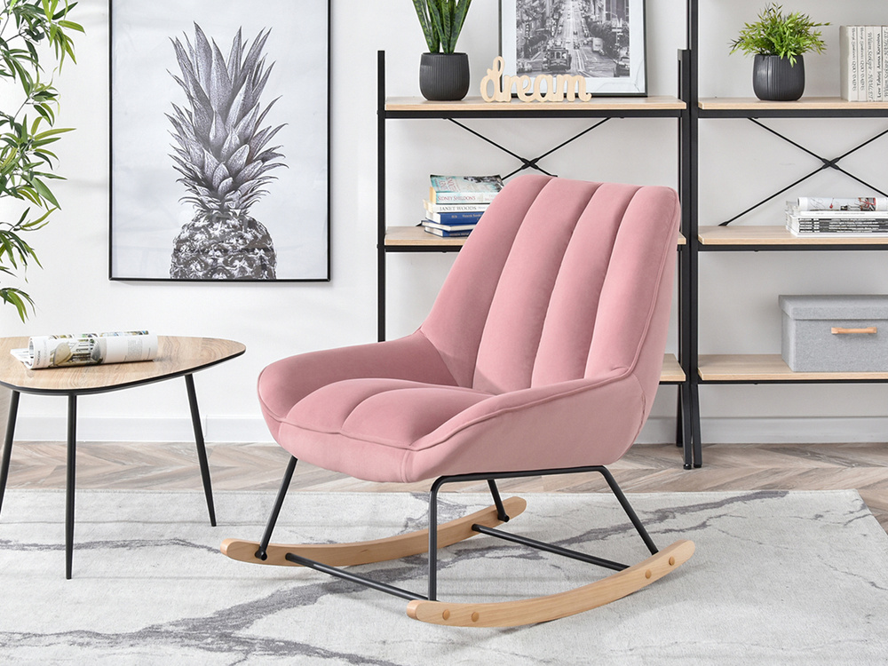 Lyserød velourlænestol med sorte ben BERTA