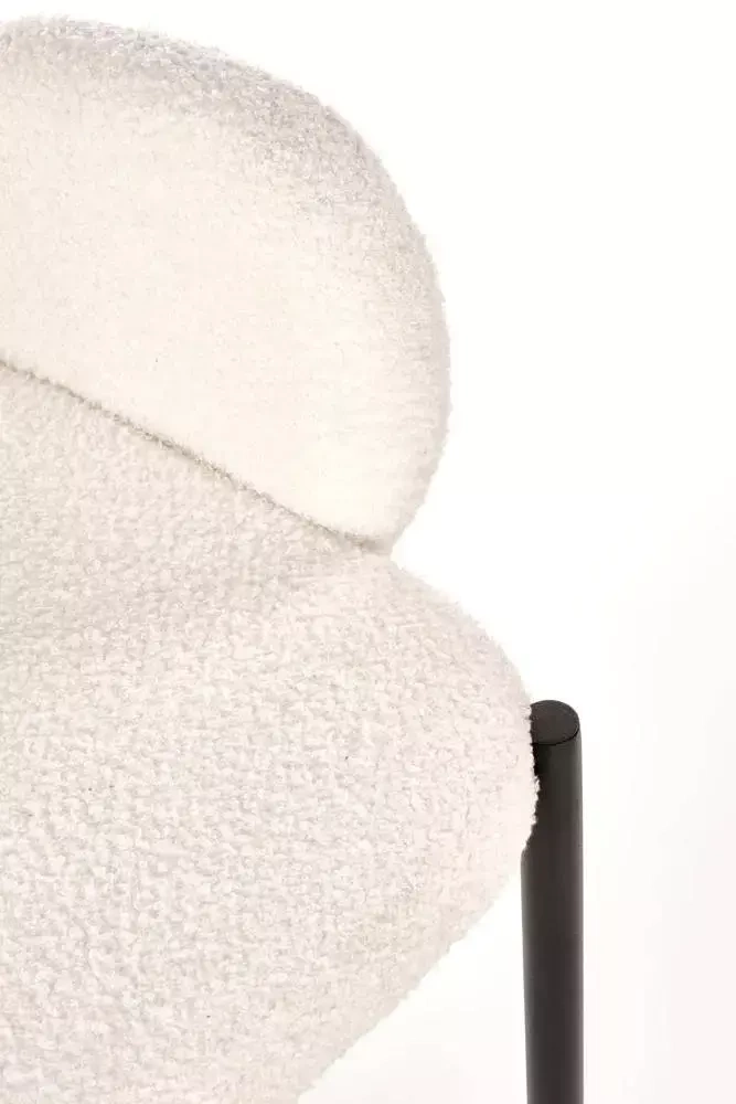 Beige spisestuestol med armlæn K477