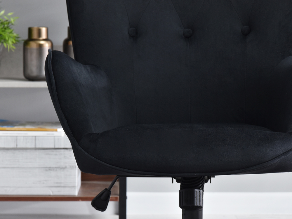 Velourlænestol sort med sorte ben TRINI