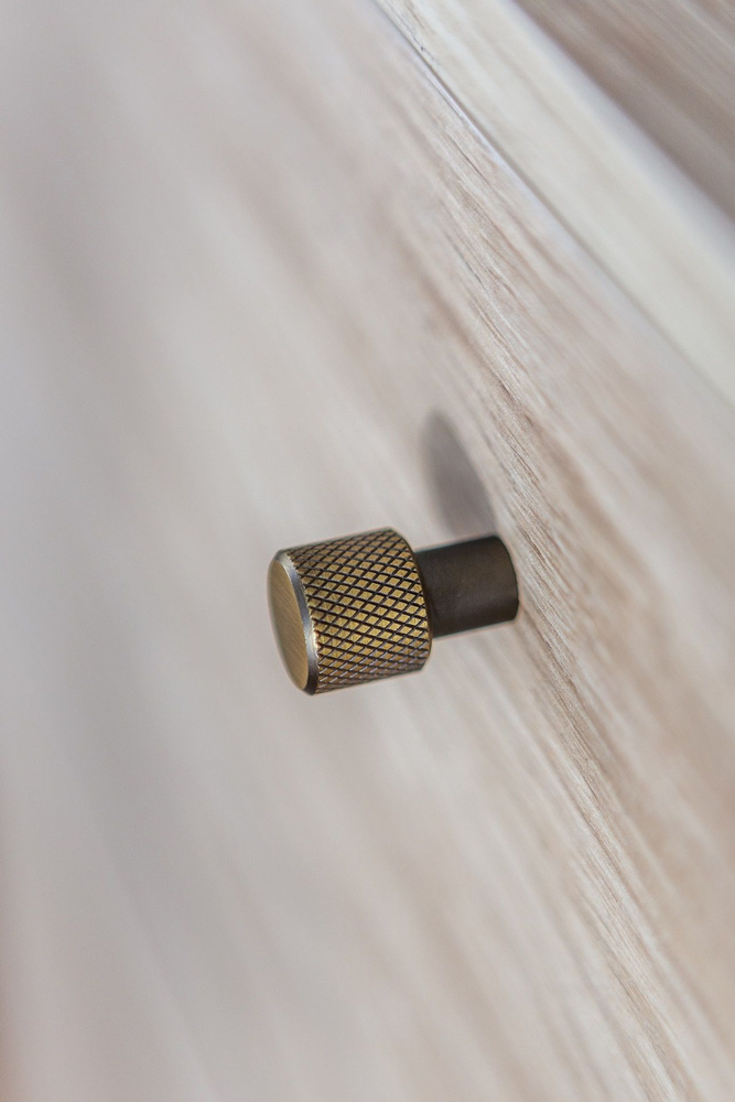 Lille kommode med skuffer COZY