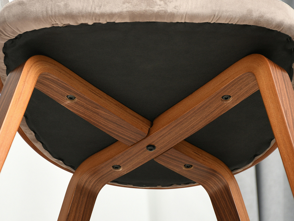 Velourstol med ben i beige valnød ARIA